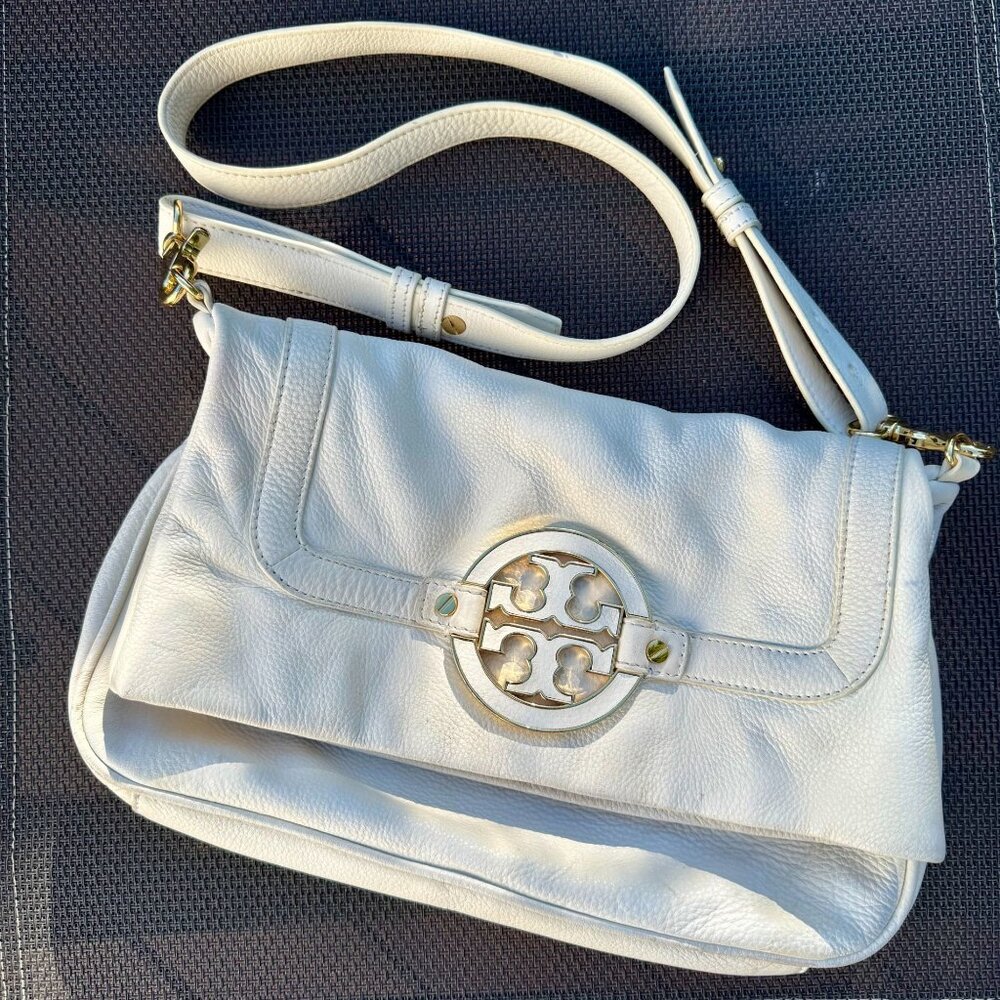 Tory Burch Off-White Fold-Over Messenger Bag With Logo Detail Adjustable Strap